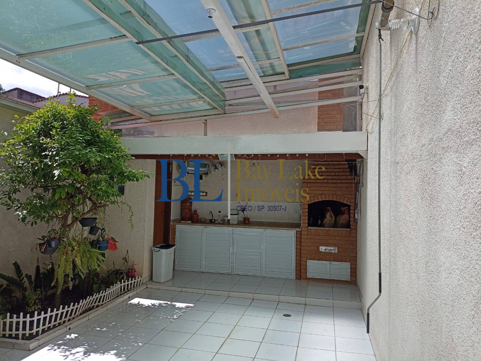 Casa, 3 quartos, 208 m² - Foto 1