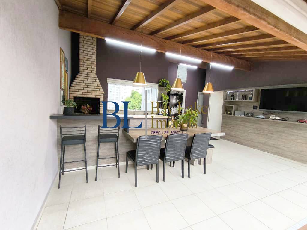 Sobrado, 3 quartos, 238 m² - Foto 1